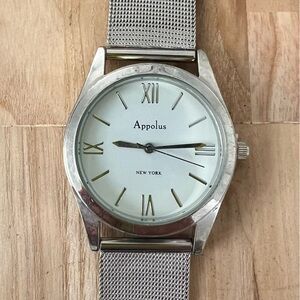 Appolus New York silver tone ladies watch NEW BATTERY